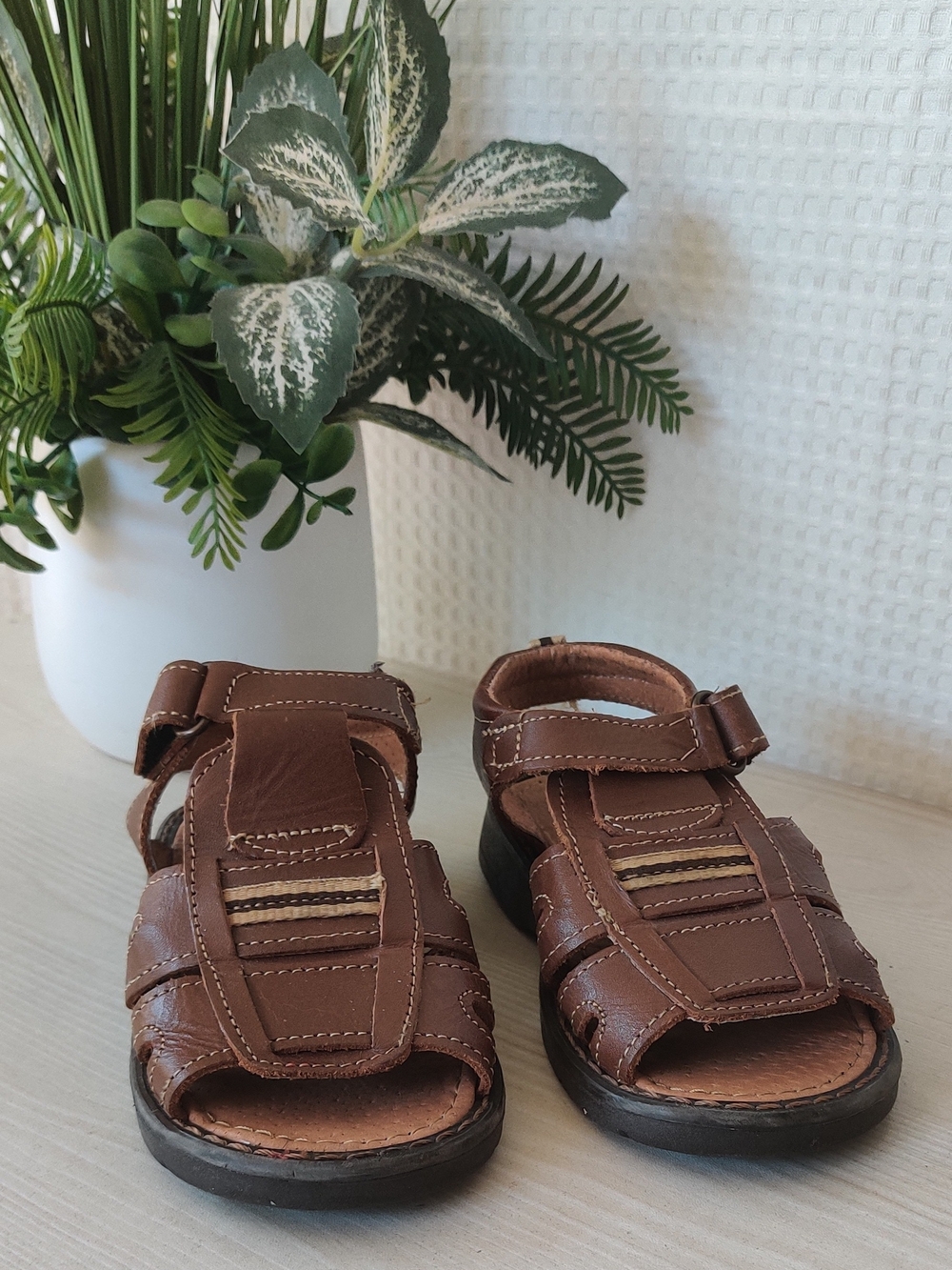 Roy's Boys Brown Leather Fisherman Sandals Size 11 - Picture 1 of 7